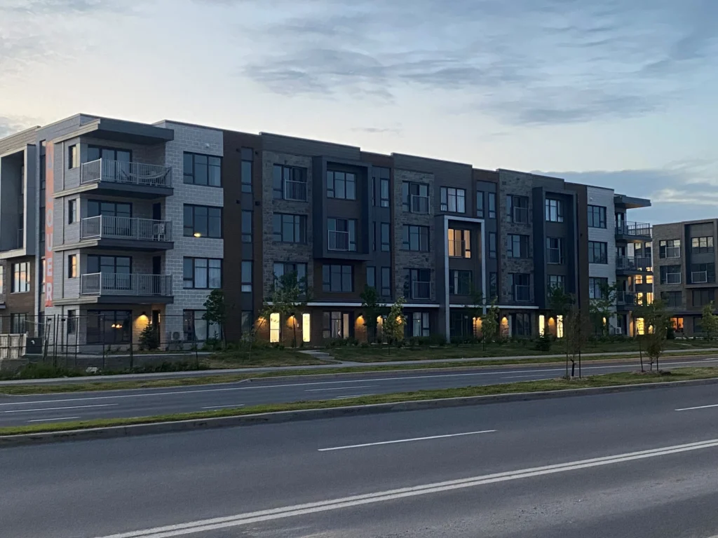 Rue de Champagnier, Brossard, QC, Canada — photo 1