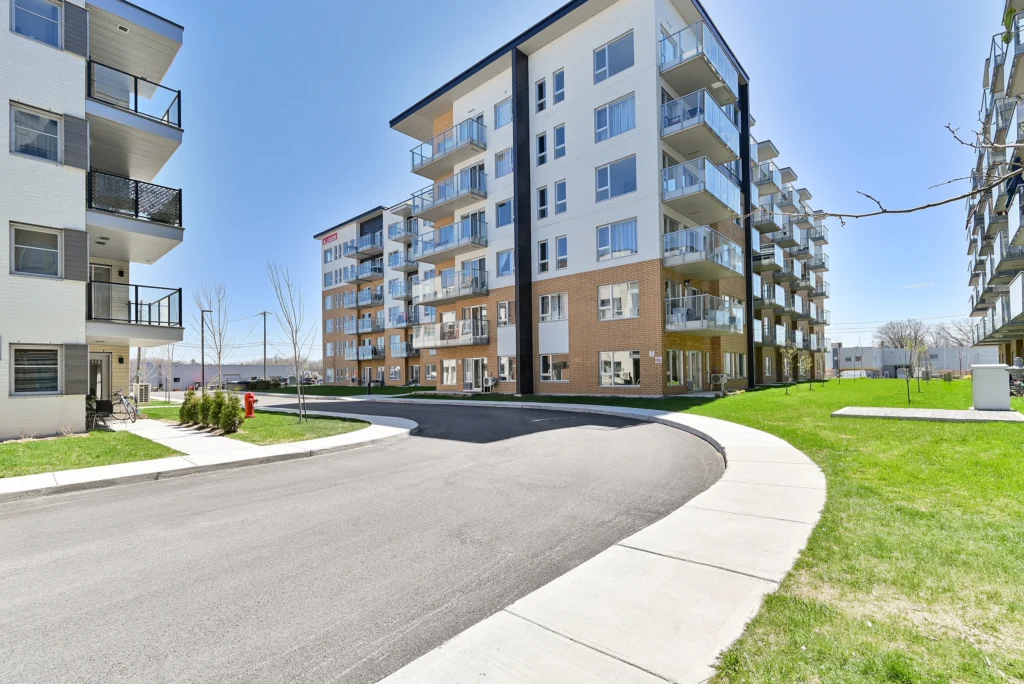 410 Boulevard Saint-Francis, Châteauguay, QC, Canada — photo 1